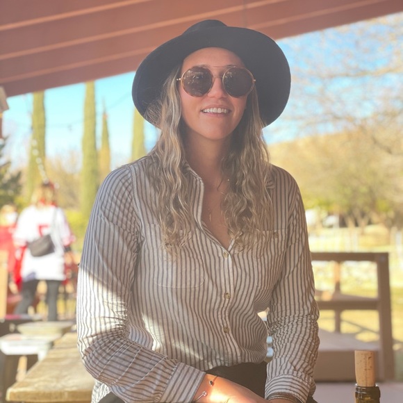 Meet your Posher, Rylee - Picture 2 of 2